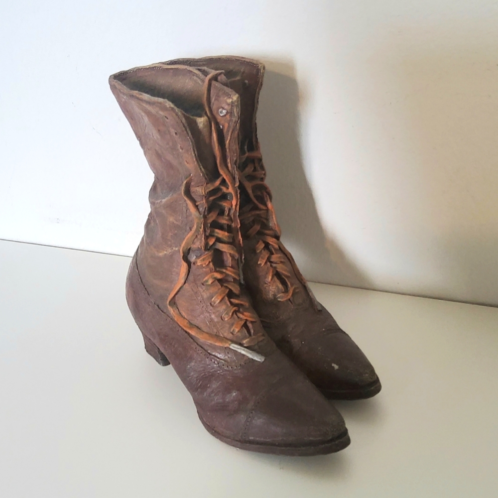 Nostalgia Mini Boots,  figurine